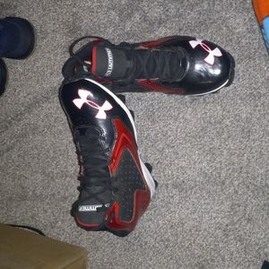 Under Armour UA hammered mid football cleats size 6.5